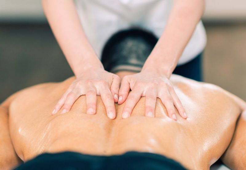 Дренажный массаж: что это такое и каковы его преимущества для организма